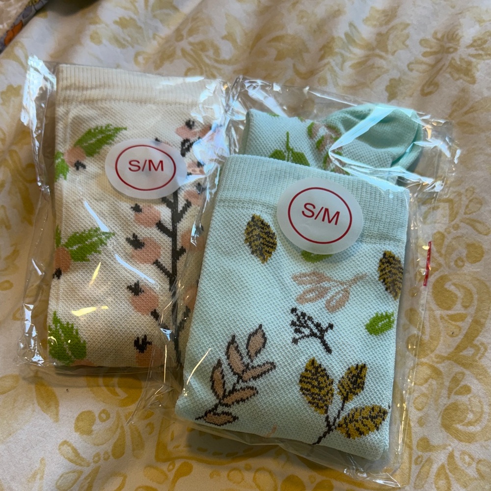 Floral Patterned Women's Socks - Cream and Mint